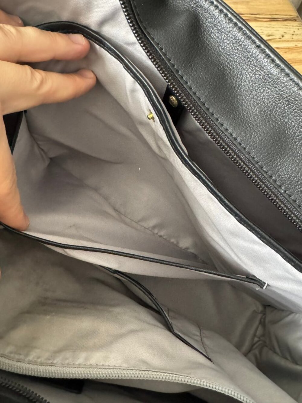 Tumi Voyageur "Monika" Leather Tote Laptop Bag BLACK GOLD HARDWARE LIKE NEW - Picture 9 of 17